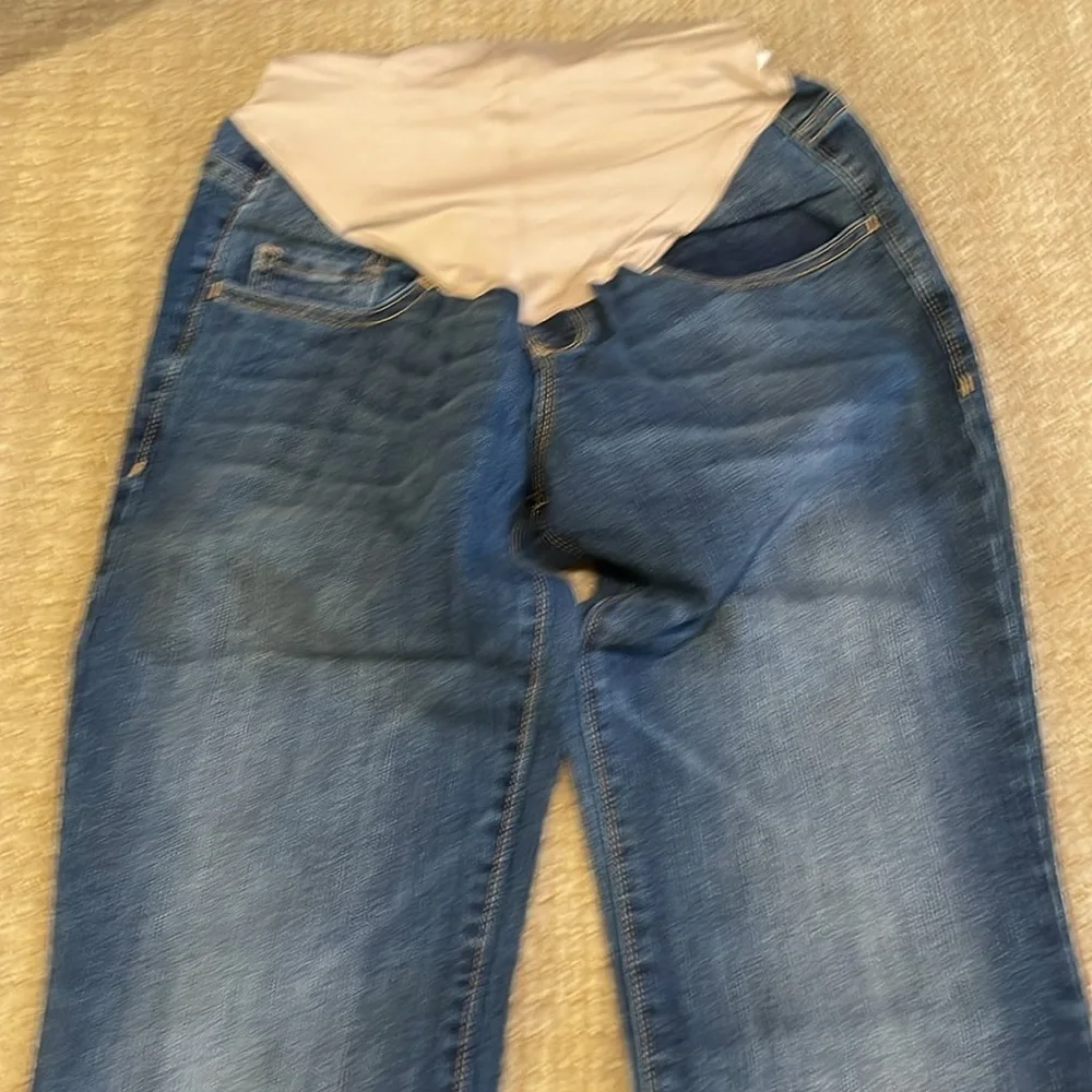 New! NWT! Old navy maternity boot cut jeans - Picture 5 of 10